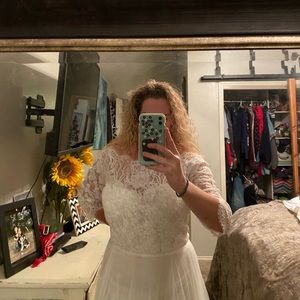 Wedding Dress- never worn- tags still on it!